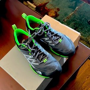 Men’s sneakers north face US size 10